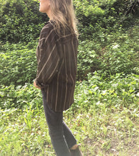 Cargar imagen en el visor de la galería, WINTER STRIPED SHIRT
