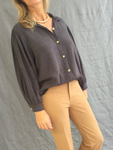 Cargar imagen en el visor de la galería, JUNE SHIRT
